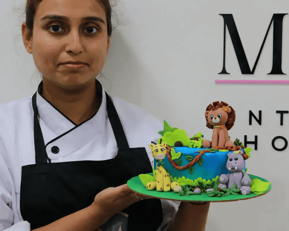 SUGAR ART & WEDDING CAKES